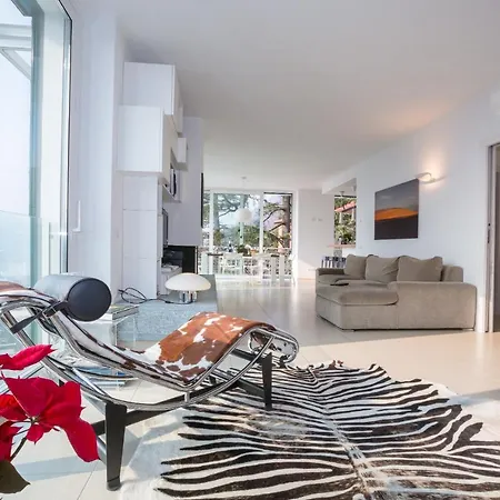 Villa Sleeps 6 Pool *