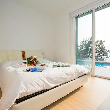 Sleeps 6 Pool Villa *