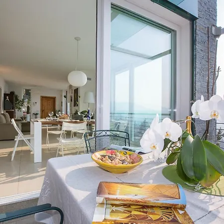 Sleeps 6 Pool Villa *